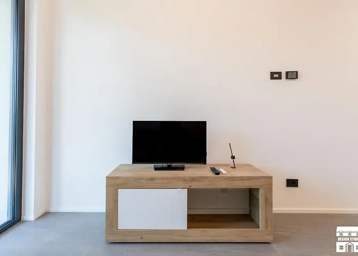 Symphony House By Design Apartment *